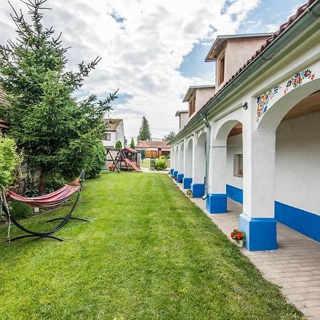 Malovany Dvorecek Dolni Dunajovice Exterior photo